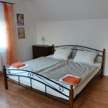 Homestay F-m *